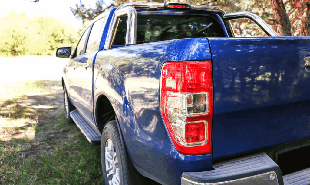 Double cab pick-up